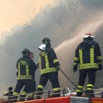 Emergenza incendi a Genova: ancora focolai a Nervi, situazione critica a Pegli [GALLERY]