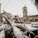 Il “Burian” porta neve e gelo in Puglia: imbiancate persino le spiagge del Salento [GALLERY]