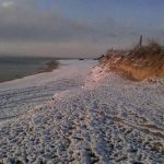 La storica nevicata di Metaponto: la spiaggia Jonica si imbianca 26 anni dopo l’ultima volta, e Bernalda… [GALLERY]