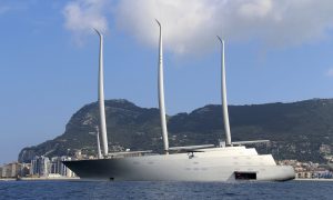 YACHT 1