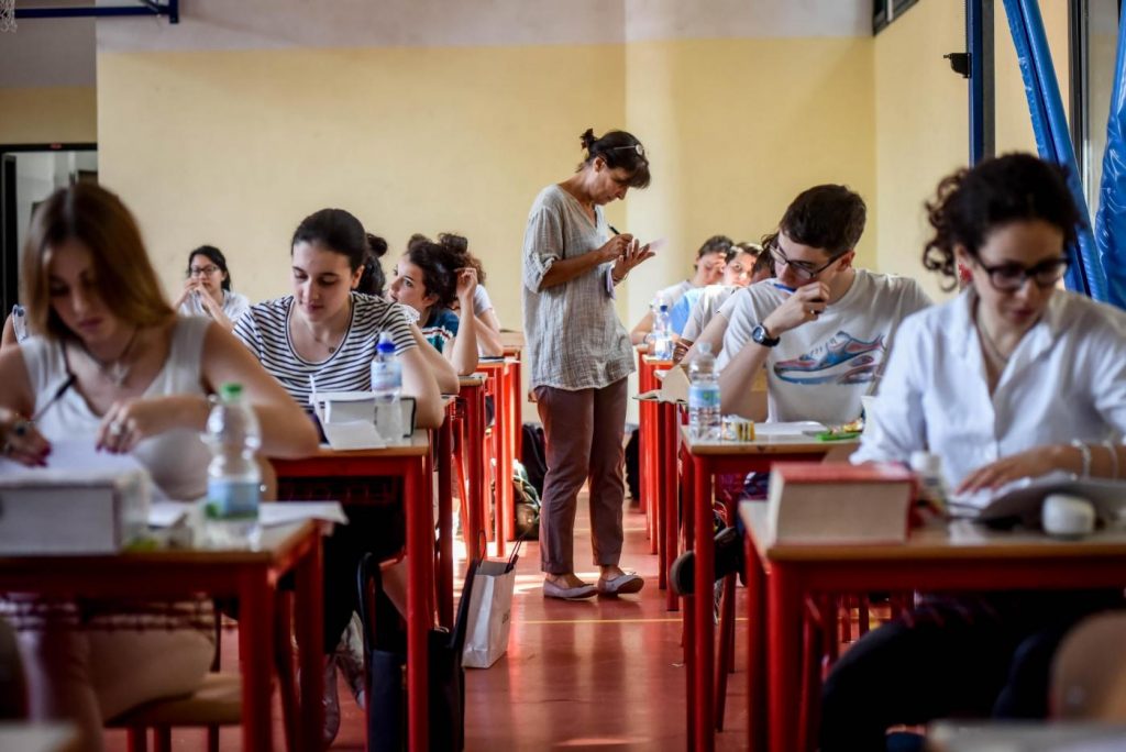 Milano, la prima prova dell’esame di maturità al Liceo Manzoni