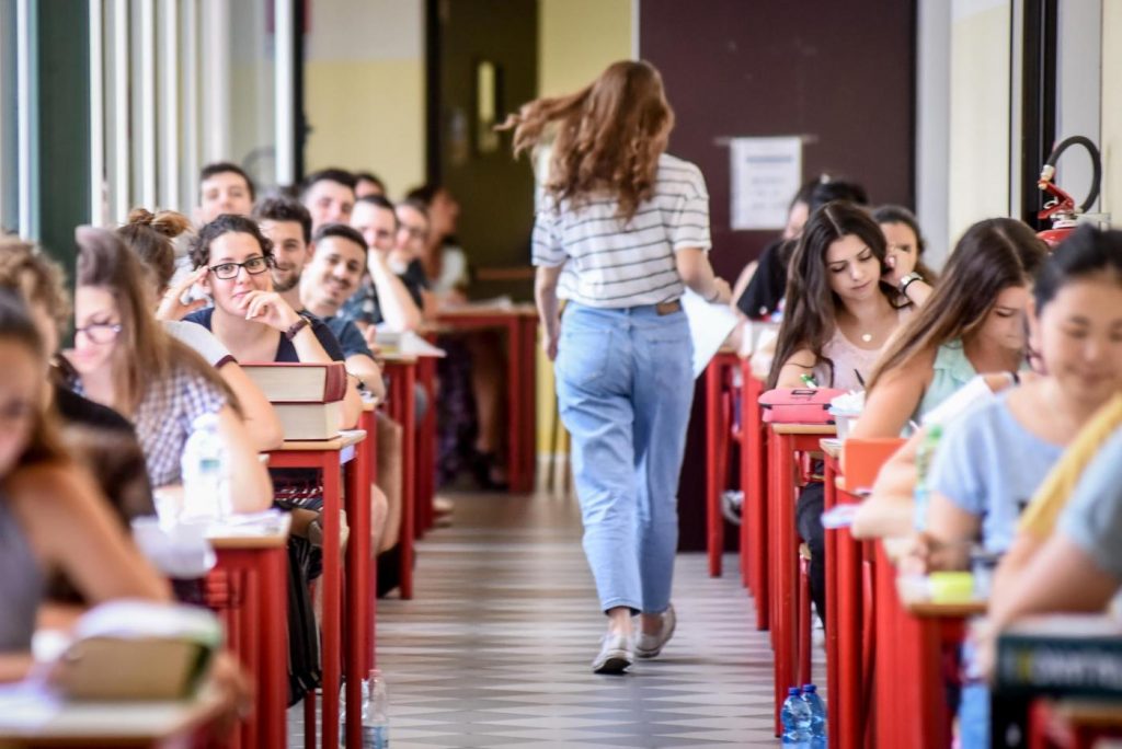 Milano, la prima prova dell’esame di maturità al Liceo Manzoni