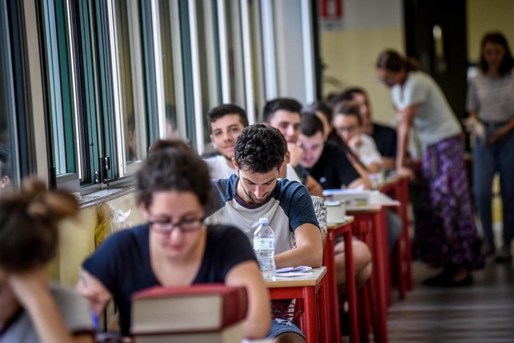 Milano, la prima prova dell’esame di maturità al Liceo Manzoni