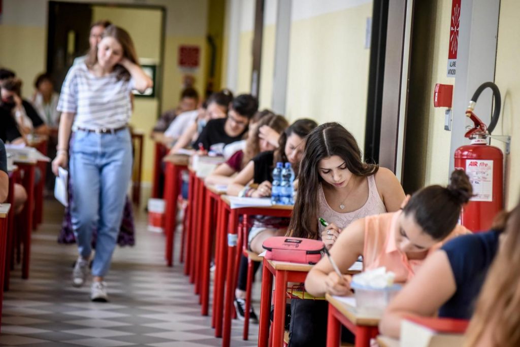 Milano, la prima prova dell’esame di maturità al Liceo Manzoni
