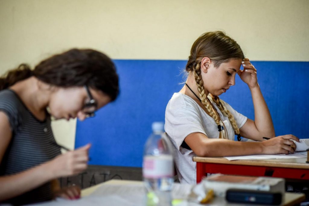 Milano, la prima prova dell’esame di maturità al Liceo Manzoni