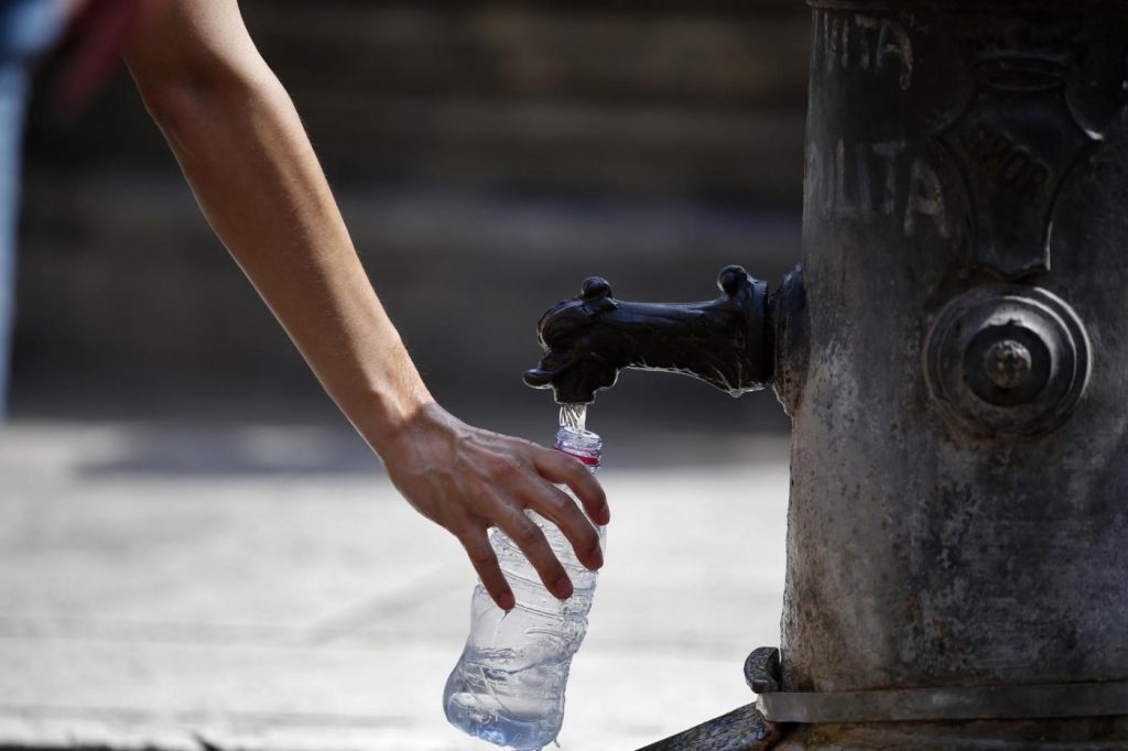 Roma, emergenza acqua: il Comune valuta la chiusura dei nasoni