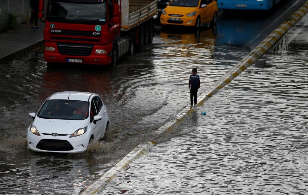 Seria alluvione si è abbattuta su Istanbul