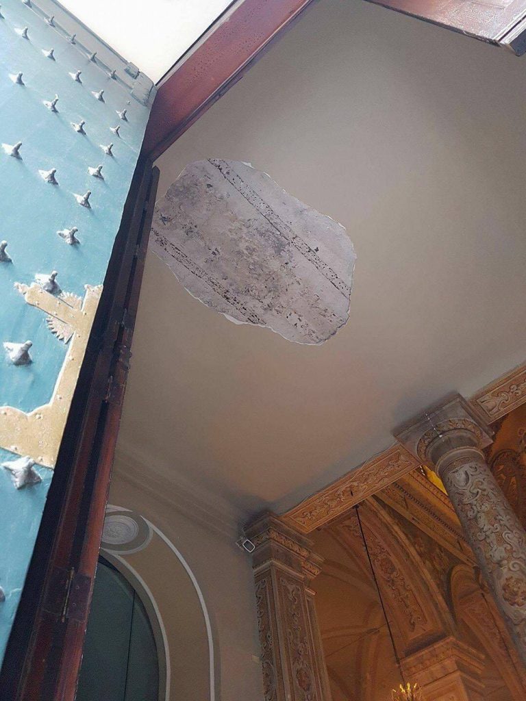 Dramma in Sicilia durante un matrimonio al Duomo di Acireale crolla tetto, bimbo di 8 anni è grave trasferito d’urgenza a Messina (2)
