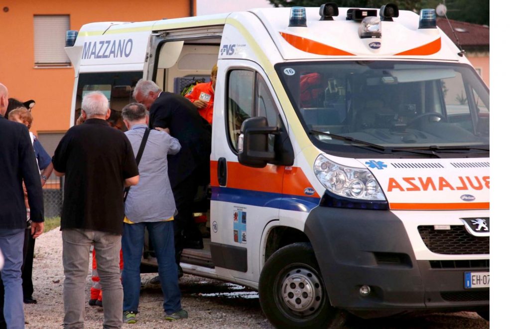 Walter Veltroni morso da un cane alla Festa dell’Unità: primo soccorso in ambulanza