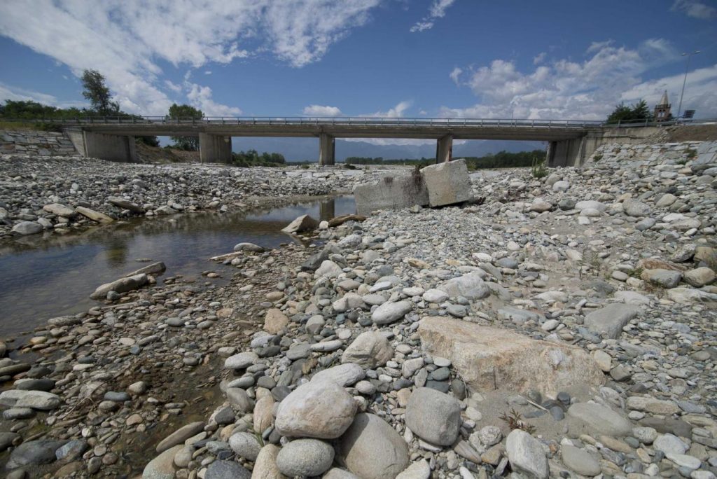 Siccità in Piemonte fiume Pò e affluenti in secca