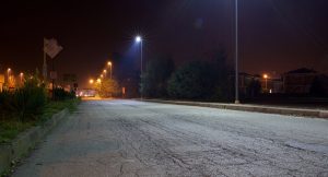 strada illuminata