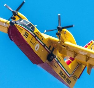 vigili fuoco aereo canadair 1