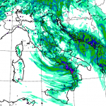 Allerta Meteo, il ciclone sul Tirreno spinge altri violenti temporali su Nord/Est e Centro/Sud: le MAPPE per le prossime ore