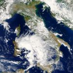 Maltempo, violenti temporali nel basso Tirreno: allerta meteo per il Sud, piogge torrenziali nei prossimi 3 giorni