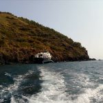 Isole Eolie, aliscafo si schianta sugli scogli di Lipari: passeggeri feriti, uno è grave [FOTO LIVE]