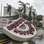 Uragano Irma: almeno 5 morti in Florida, “siamo al buio” [GALLERY]