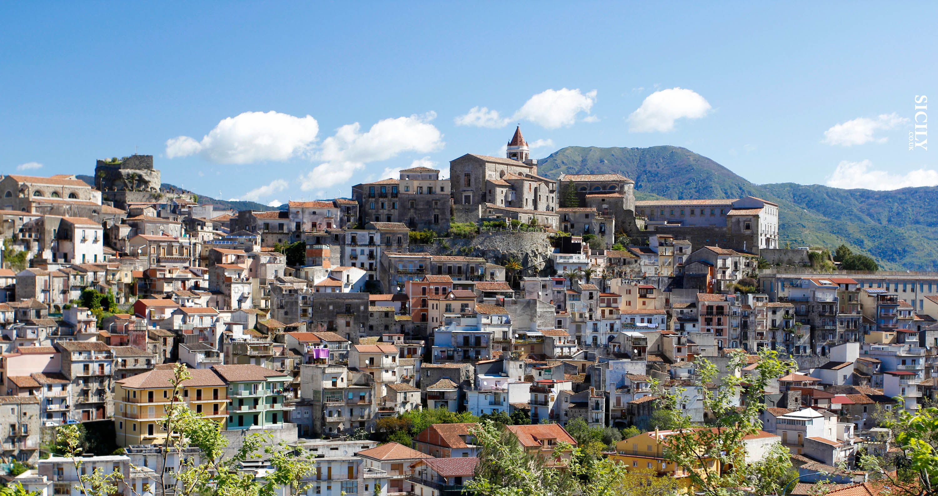 Castiglione di Sicilia: origini storiche e attrattive turistiche [GALLERY]