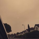 Uragano Ophelia, tempeste di Sabbia sul Regno Unito: il cielo diventa rosso, “è l’apocalisse” [FOTO]