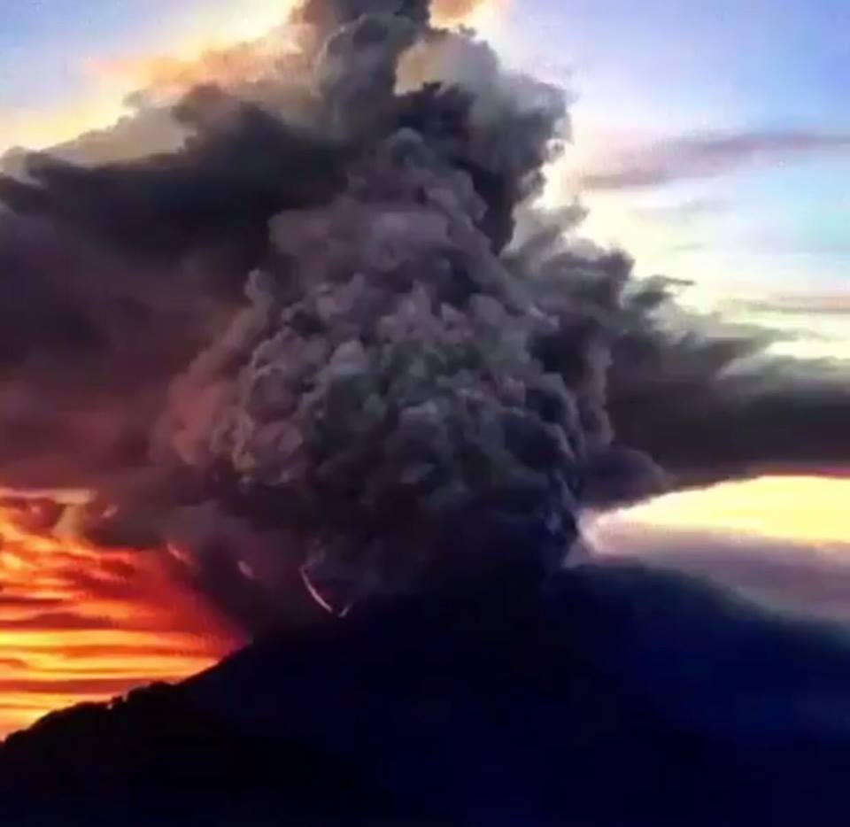 Agung bali indonesia vulcano