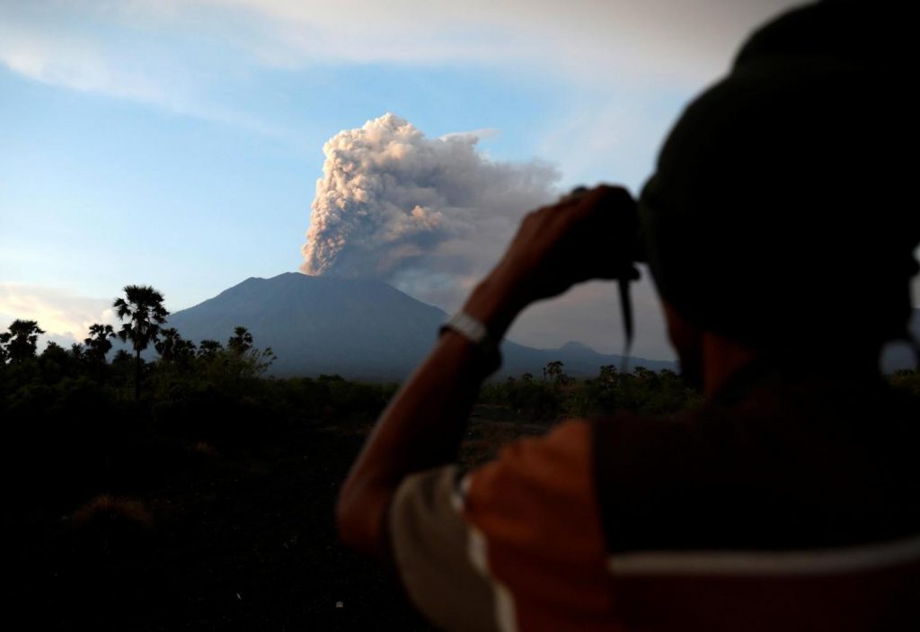 vulcano agung indonesia