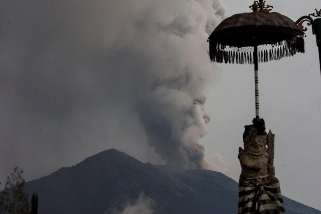 vulcano agung indonesia