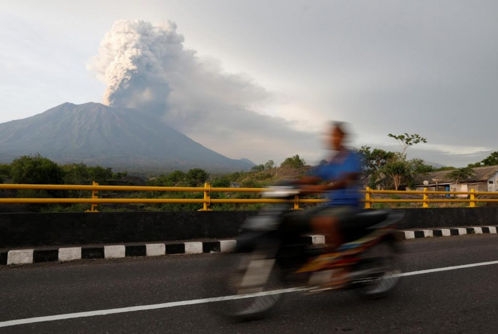 vulcano agung indonesia