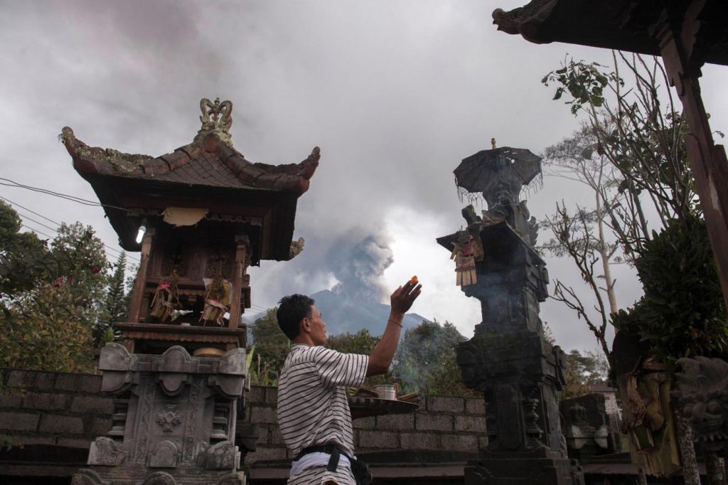 vulcano agung indonesia