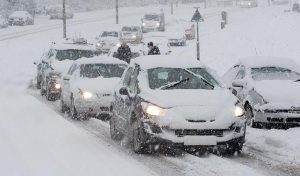 auto nella neve