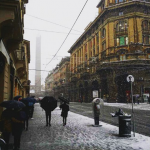 Maltempo, irruzione fredda in atto: neve in pianura in Emilia Romagna, Bologna imbiancata. Appennino sommerso [LIVE]