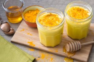 come abbassare glicemia antinfiammatorio naturale latte curcuma