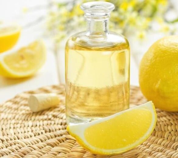 olio essenziale di limone