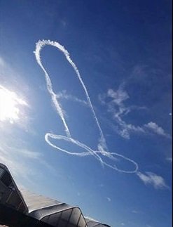 disegna pene in cielo