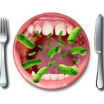 mangiare cibo contaminato