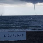 Fenomeno insolito sul litorale laziale: tornado al largo di Roma [GALLERY]
