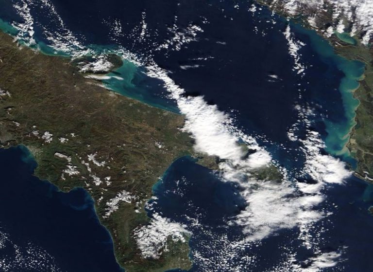 Il corpo nuvoloso che ha provocato la tromba d'aria e il maltempo di oggi visto dal satellite