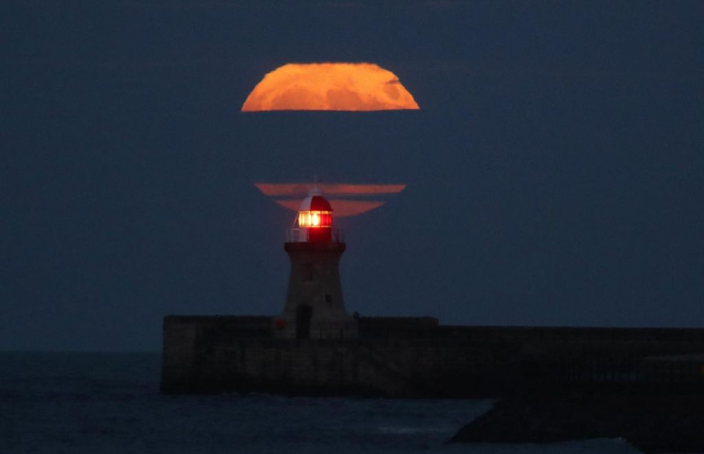 Superluna Luna Piena 3 dicembre 2017