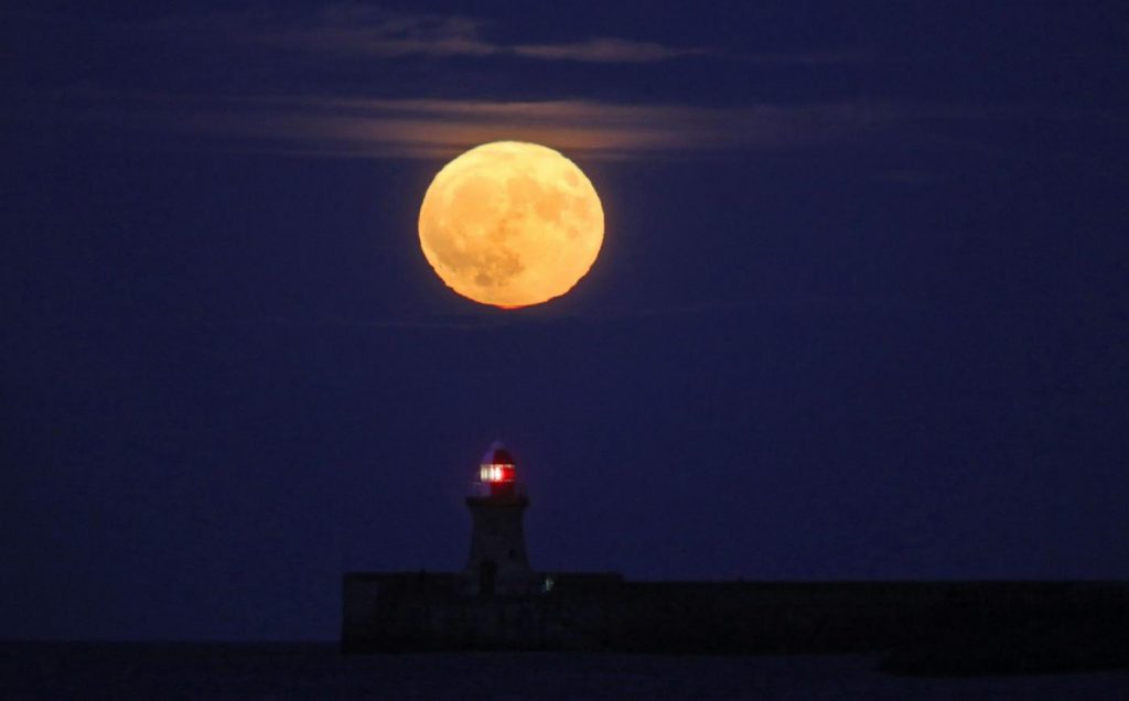 Superluna Luna Piena 3 dicembre 2017