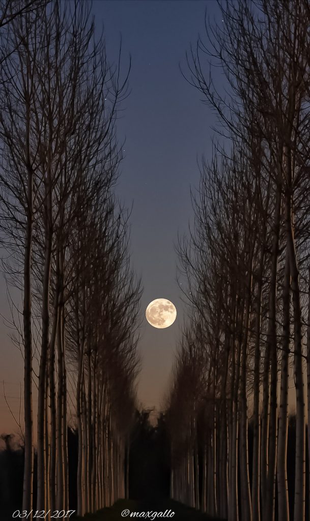 Superluna Luna Piena 3 dicembre 2017