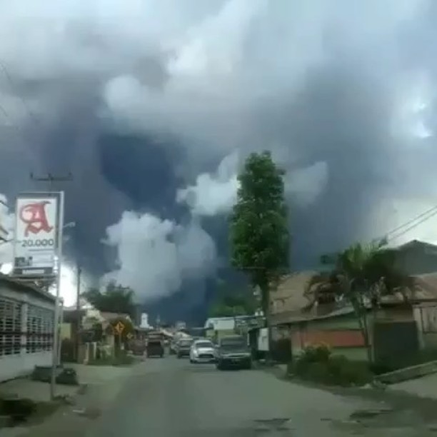 eruzione indonesia sinabung