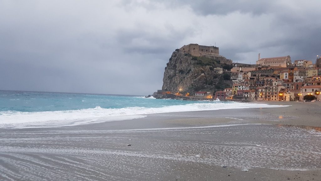 mareggiata scilla