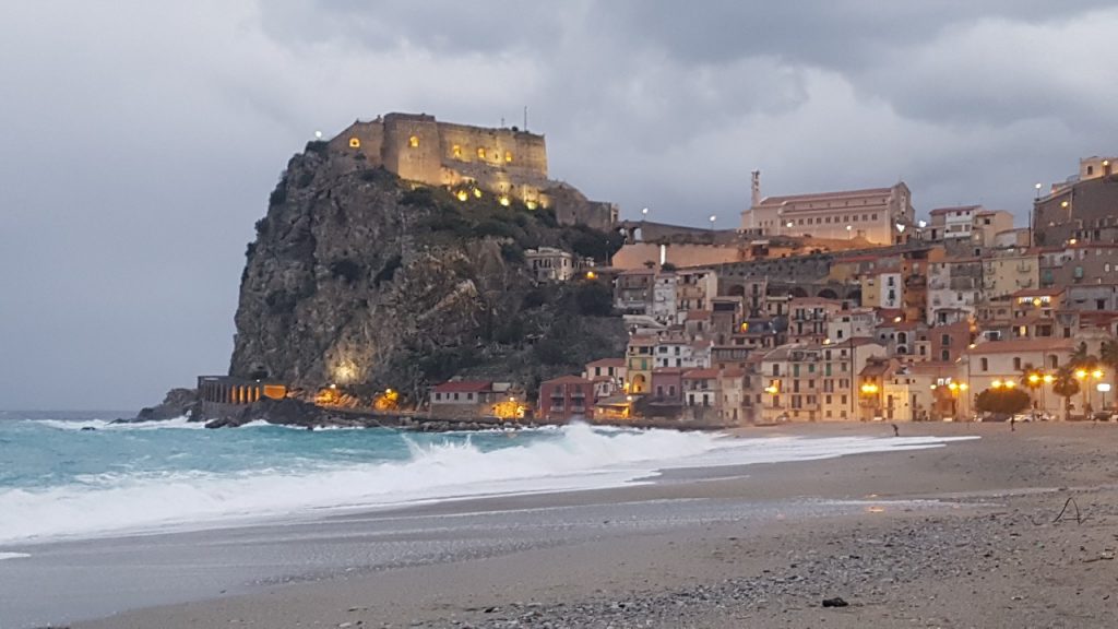 mareggiata scilla