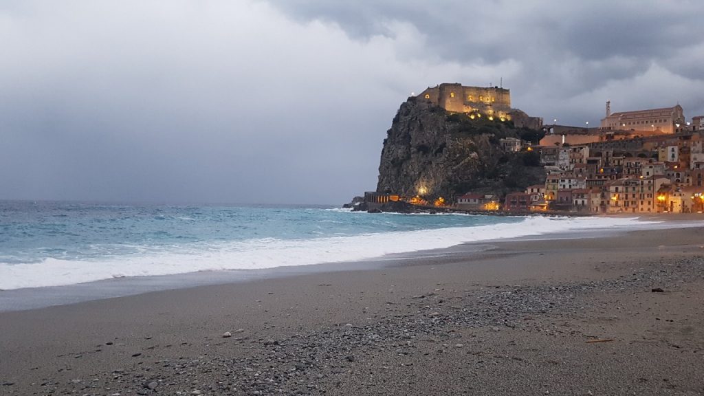 mareggiata scilla