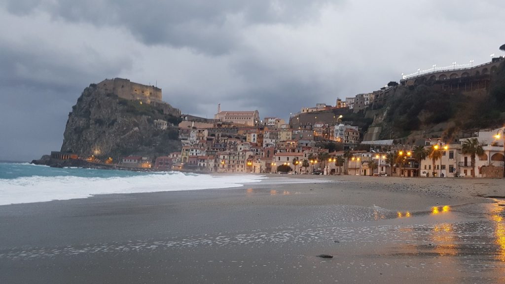 mareggiata scilla