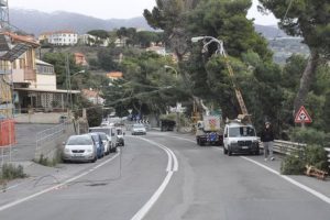 Cavi filobus caduti per vento forte a Sanremo