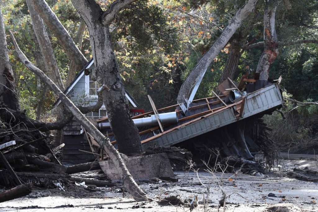 Maltempo California, frane e fango a Montecito