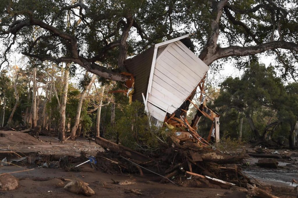 Maltempo California, frane e fango a Montecito