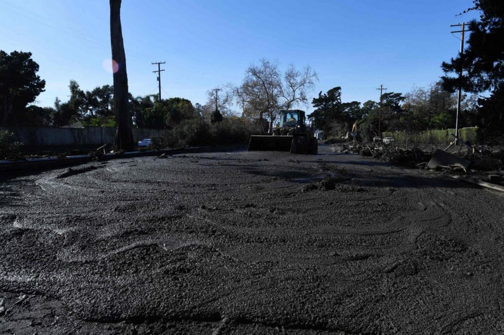 Maltempo California, frane e fango a Montecito