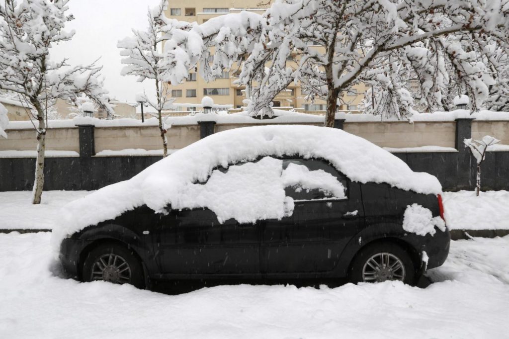 Iran, la neve a Tehran