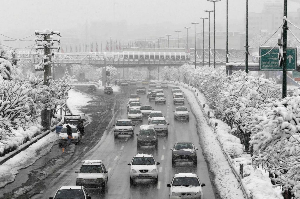 Iran, la neve a Tehran