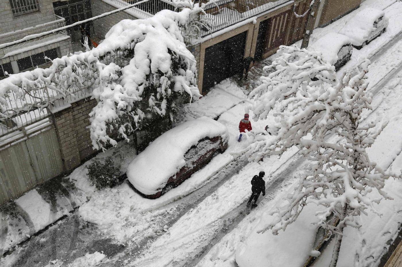 Iran, la neve a Tehran